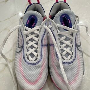 Nike White and Pink Airmax